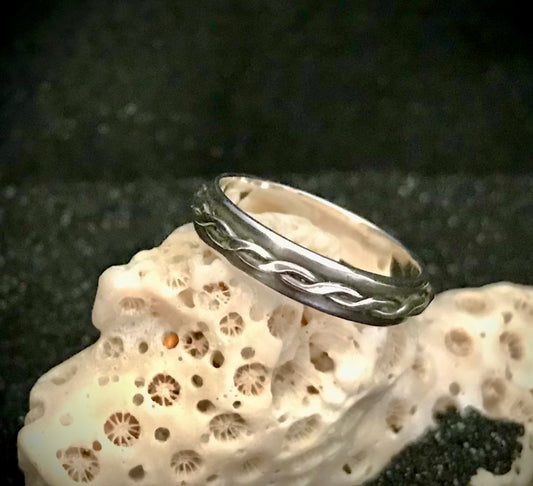 Hammered Rope Overlay Band Ring